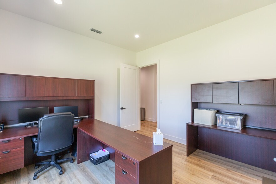 More Photos Of 1804 Denali Dr, Abilene Office For Sale