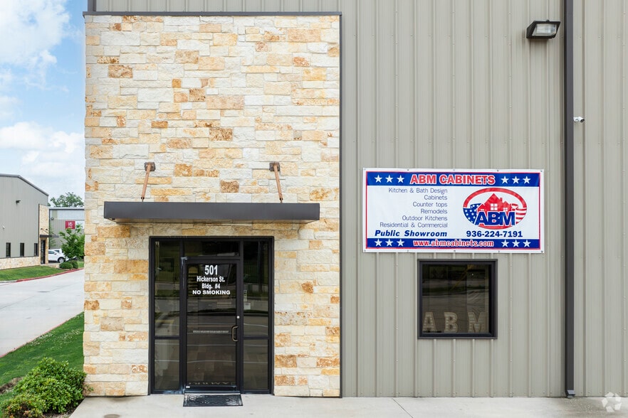 More Photos Of 501 Hickerson St, Conroe Unknown For Lease