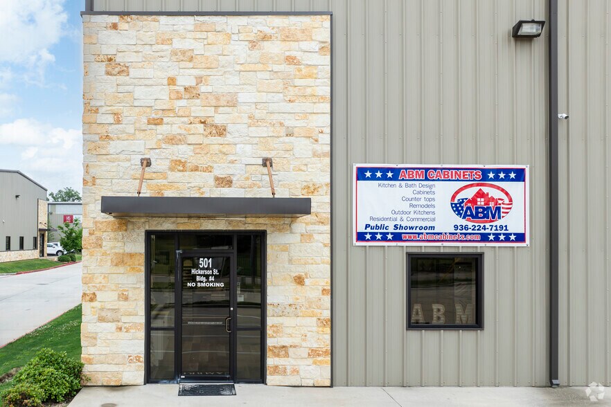 More Photos Of 501 Hickerson St, Conroe Manufacturing For Lease