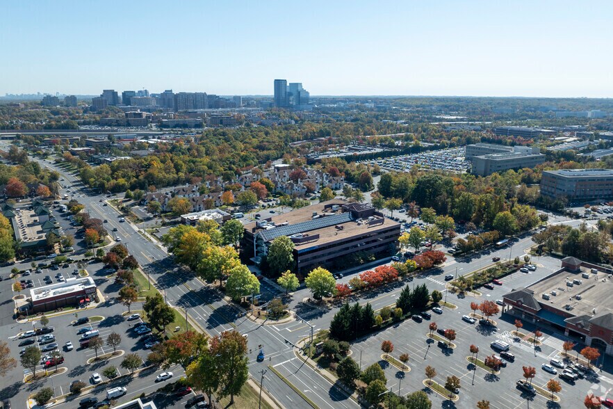 More Photos Of 381 Elden St, Herndon Office For Sale