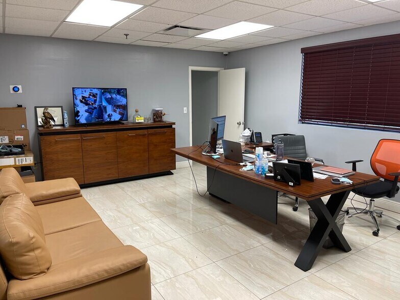 More Photos Of 1701 NW 93rd Ave, Doral Warehouse For Sale