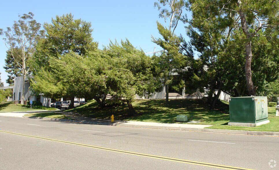 More Photos Of 4700 Teller Ave, Newport Beach Office For Lease