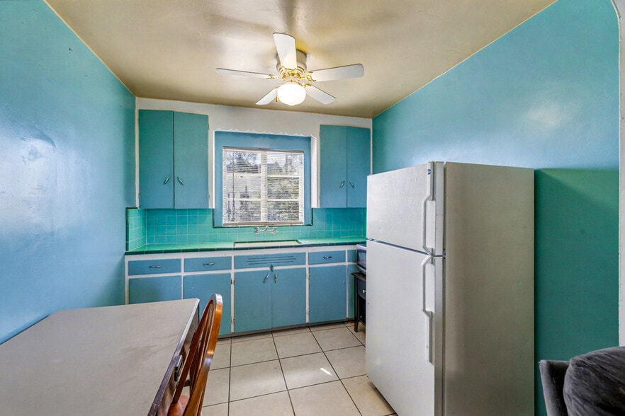 More Photos Of 537 S Country Club Dr, Mesa Hotel For Sale