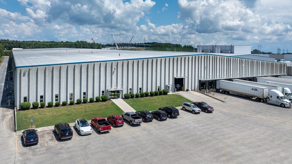 More Photos Of 999 Enterprise Dr, Dalton Distribution For Sale