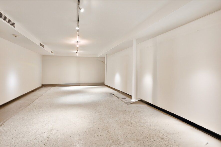 More Photos Of 2645 Boul Henri-Bourassa E, Montréal Storefront Retail Residential For Sale