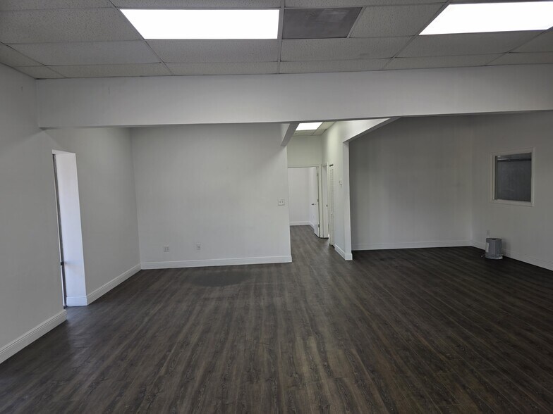 More Photos Of 8010 Anderson Rd, Tampa Warehouse For Lease