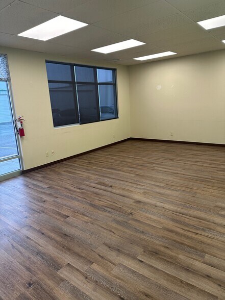 More Photos Of 8318 Gage Blvd, Kennewick Storefront Retail Office For Sale