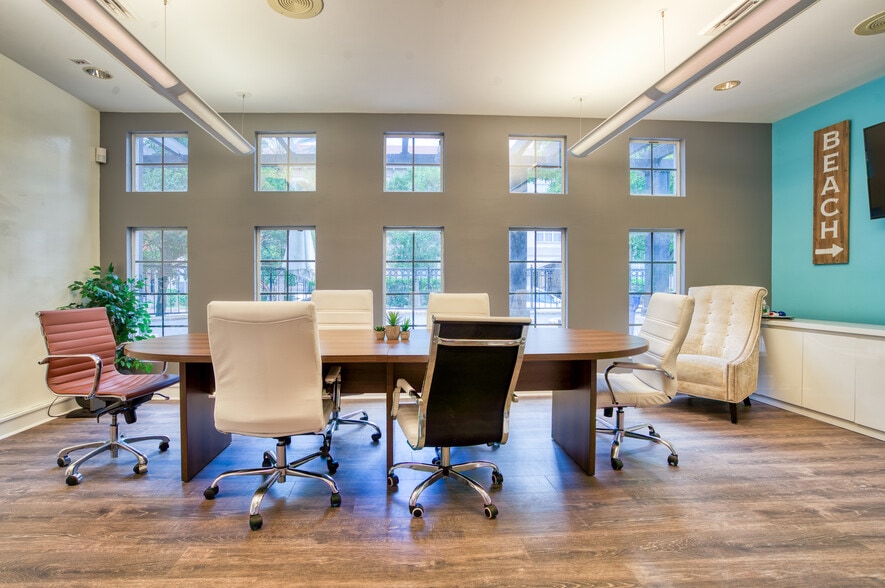 More Photos Of 2330 W Horatio St, Tampa Medical For Lease