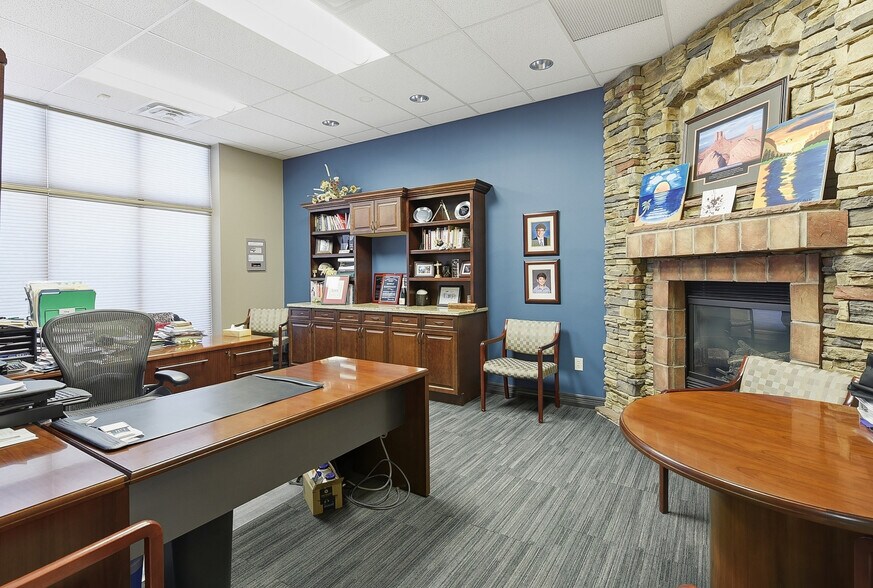 More Photos Of 17670 Welch Plz, Omaha Medical For Lease