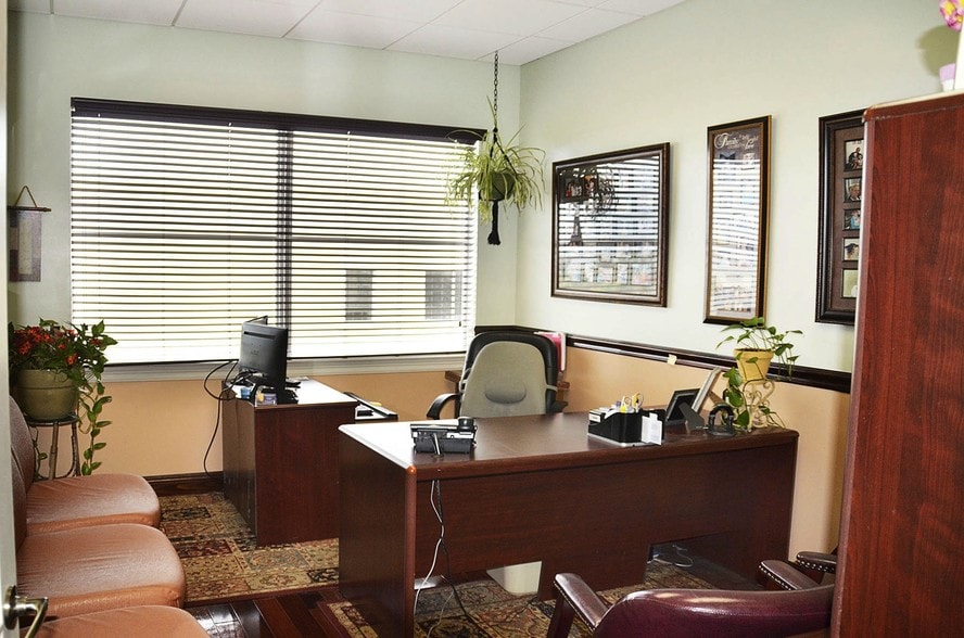 More Photos Of 120-140 S Indian River Dr, Fort Pierce Coworking Space