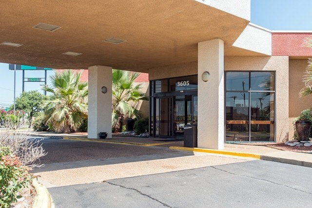 More Photos Of 3605 S US Highway 75, Sherman Hotel For Lease
