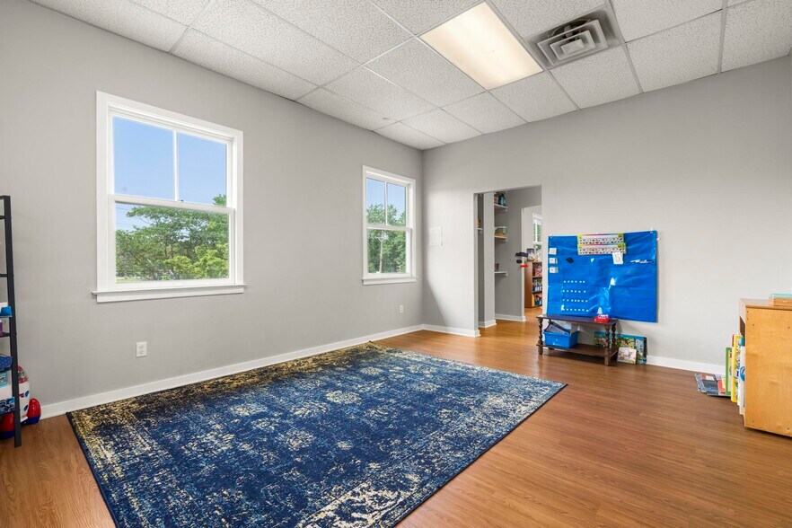 More Photos Of 151 Meadow St, Branford Storefront Retail Office For Lease