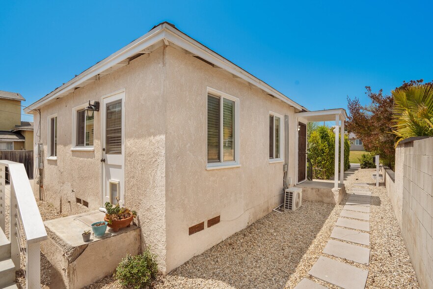 More Photos Of 8430 Wiley Post Ave, Los Angeles Multifamily For Sale
