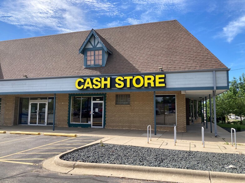 More Photos Of 1111-1213 N Sherman Ave, Madison Storefront For Lease