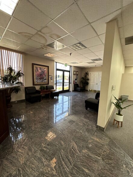 More Photos Of 12640 Hesperia Rd, Victorville Medical For Lease