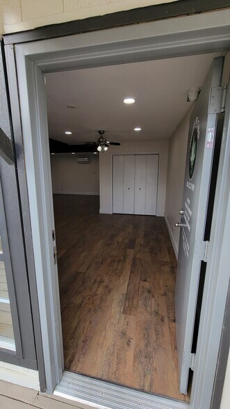 More Photos Of 2010-2012 FM 2673, Canyon Lake Office For Lease