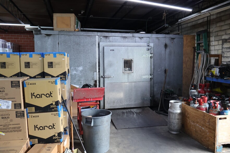 More Photos Of 2818 Fay St, Houston Industrial For Sale