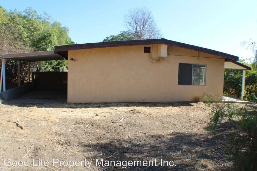 More Photos Of 326 Plumosa Ave, Vista Land For Sale