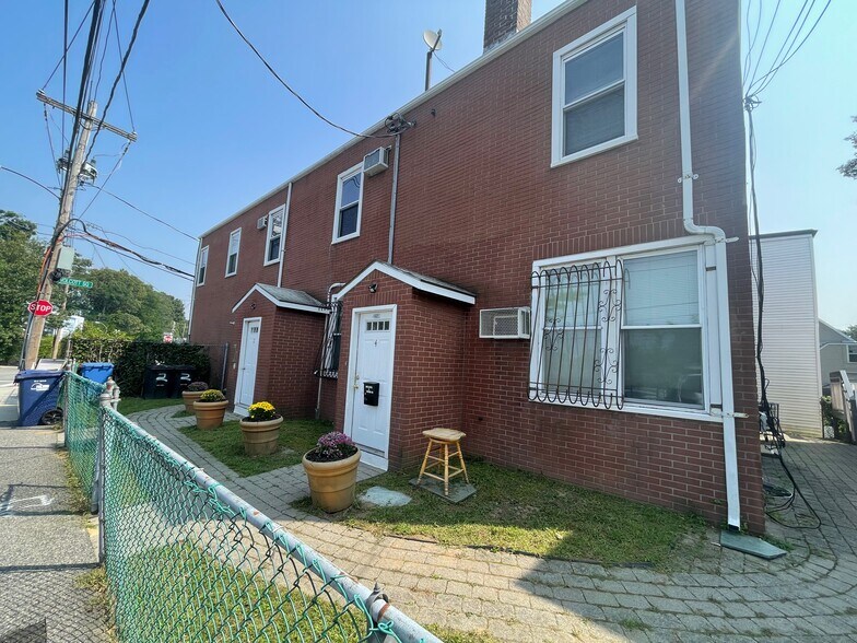 More Photos Of 2-4 Prescott St, Boston Storefront Retail Residential For Sale