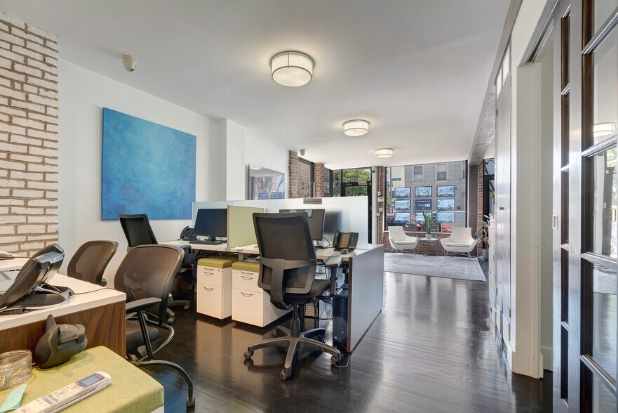 More Photos Of 713 Lorimer St, Brooklyn Storefront Retail Residential For Lease