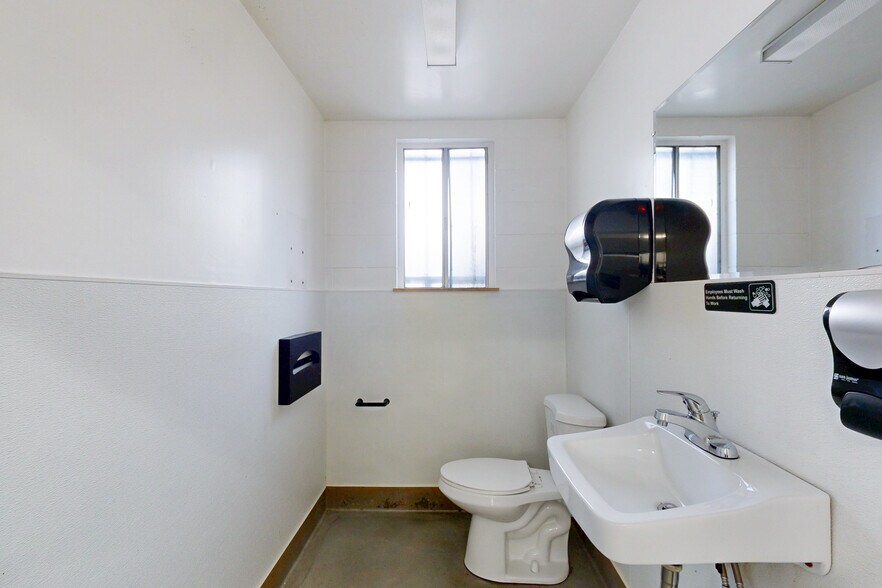 More Photos Of 5862-5872 Doyle St, Emeryville Restaurant For Sale