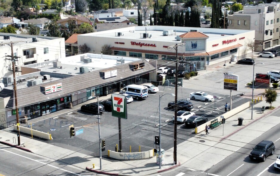 Primary Photo Of 13245-13253 Victory Blvd, Van Nuys Freestanding For Lease