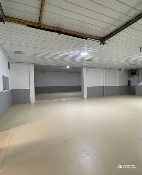 More Photos Of 116 Smokey St, Fort Collins Flex For Sale