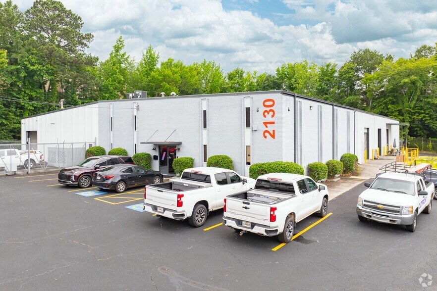 More Photos Of 2134 NW James Jackson Pky, Atlanta Unknown For Lease