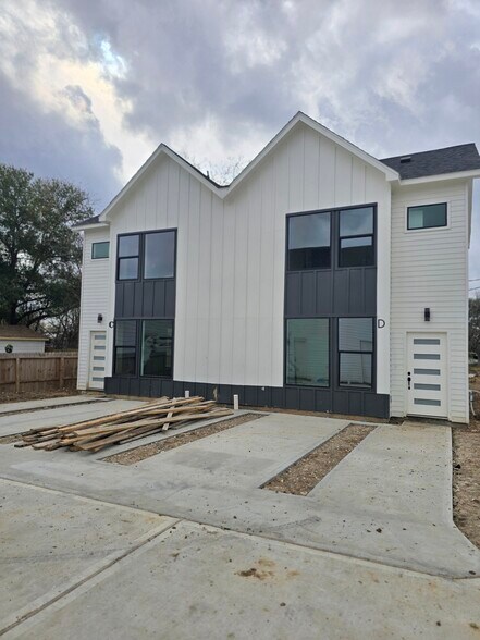 More Photos Of 4501 Newberry St, Houston Apartments For Sale