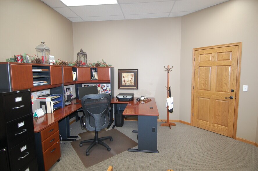 More Photos Of 217 8th Ave, Wellman Medical For Lease
