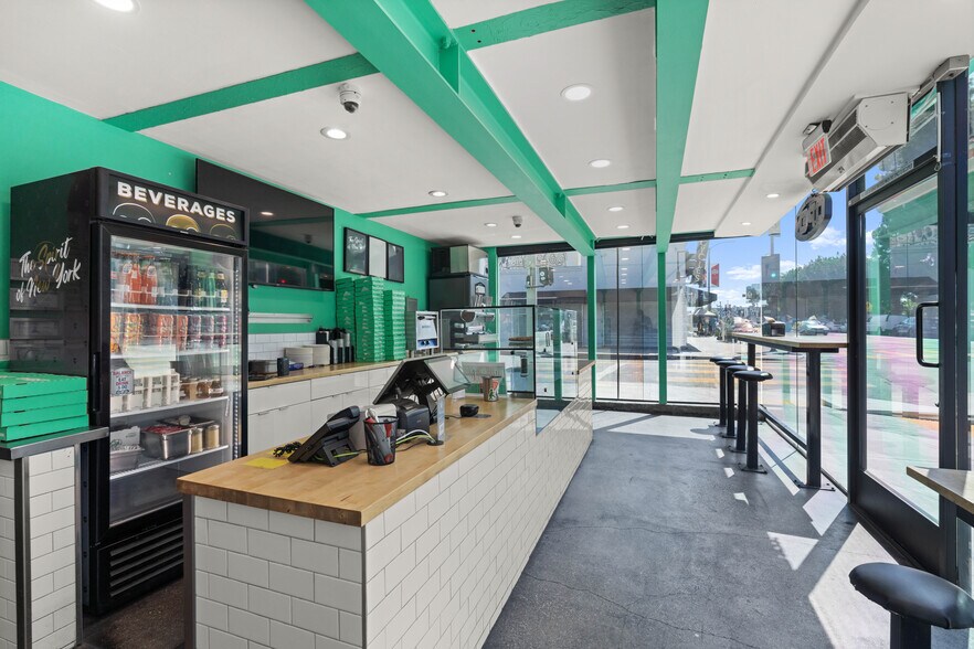 More Photos Of Melrose Ave, Los Angeles Restaurant For Lease