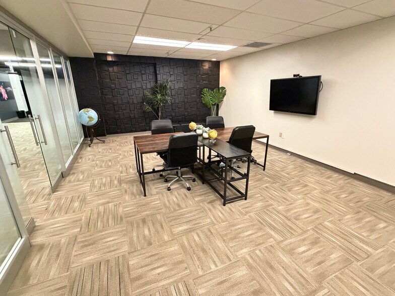 More Photos Of 105 Southport Rd, Spartanburg Flex For Lease