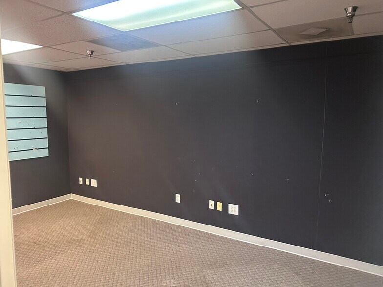 More Photos Of 37 New Orleans Rd, Hilton Head Island Coworking Space