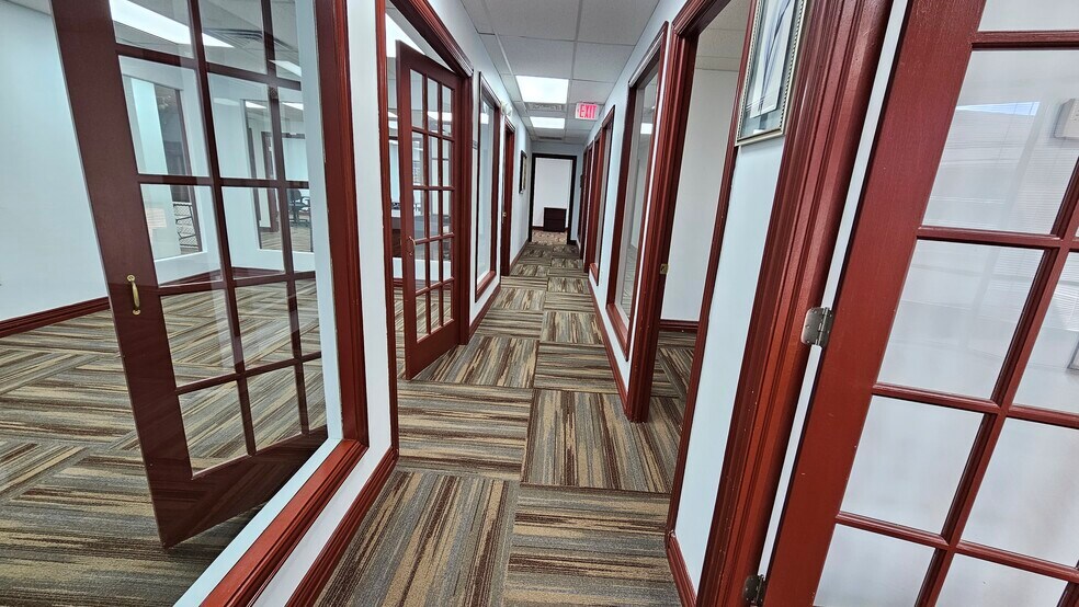 More Photos Of 375 Municipal Dr, Richardson Office For Sale