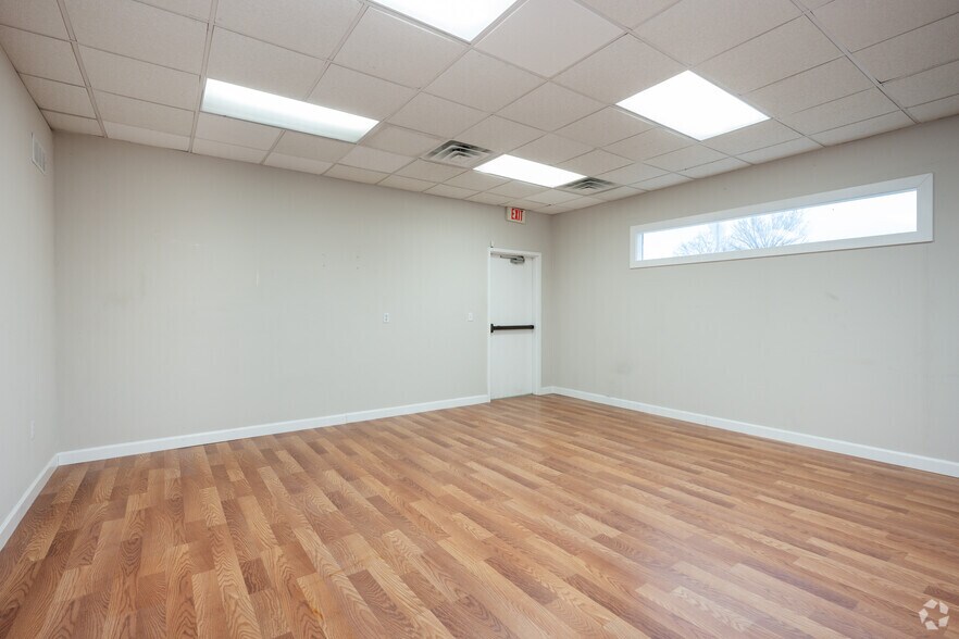 More Photos Of 439 Congaree Rd, Greenville Office For Lease