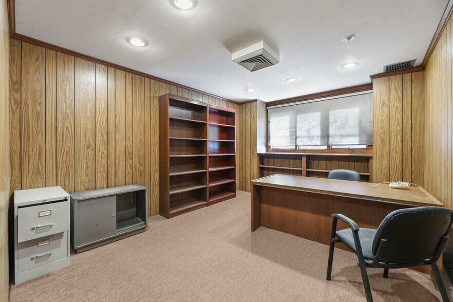 More Photos Of 1311 East St, Pittsfield Warehouse For Sale
