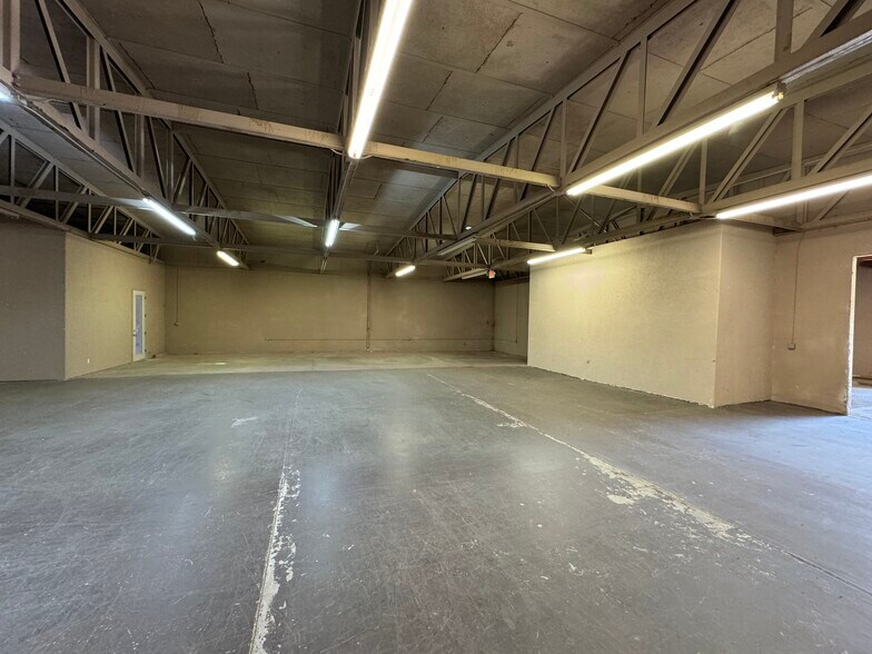 More Photos Of 25 N Extension Rd, Mesa Warehouse For Lease