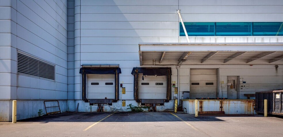 More Photos Of 2051 E Fifth St, Winston-Salem Manufacturing For Sale