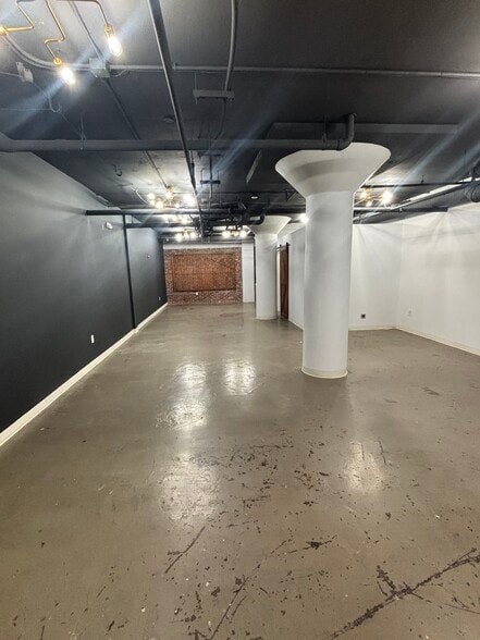 More Photos Of 3829-3835 Main St, Kansas City Apartments For Lease