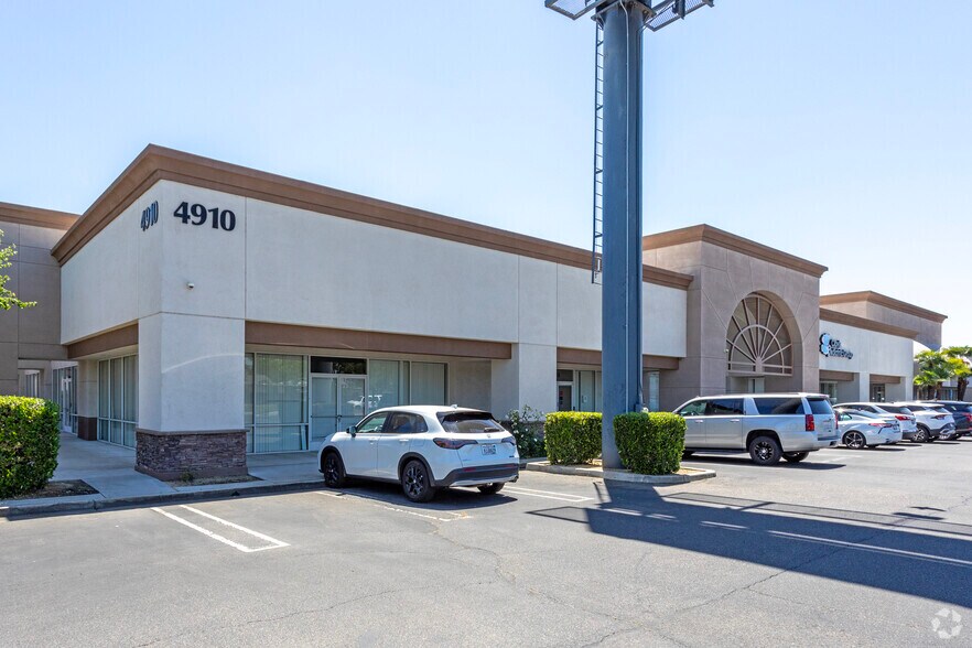 More Photos Of 4910 E Ashlan Ave, Fresno Office For Sale