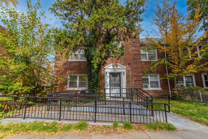 More Photos Of 337 Delafield Plz NW, Washington Apartments For Sale