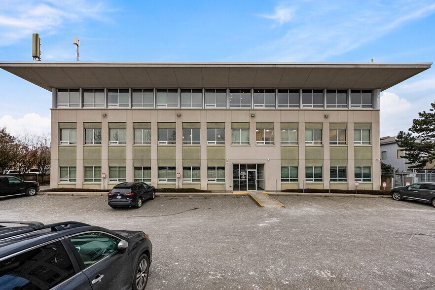 More Photos Of 6351 197th St, Langley Office For Sale