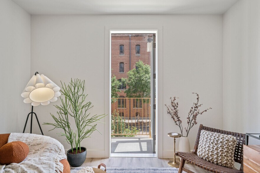 More Photos Of 2315 Navigation Blvd, Houston Apartments For Lease