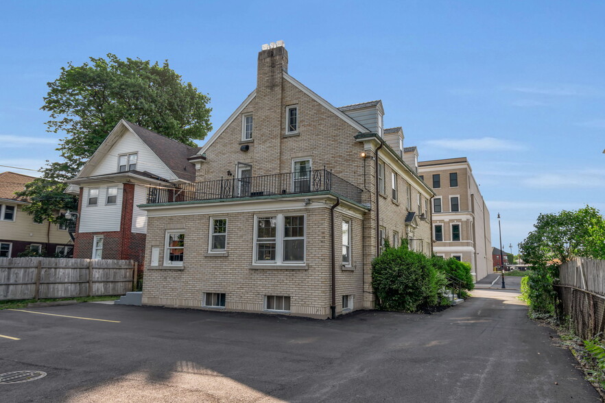 More Photos Of 2740 Main St, Buffalo Office Residential For Sale