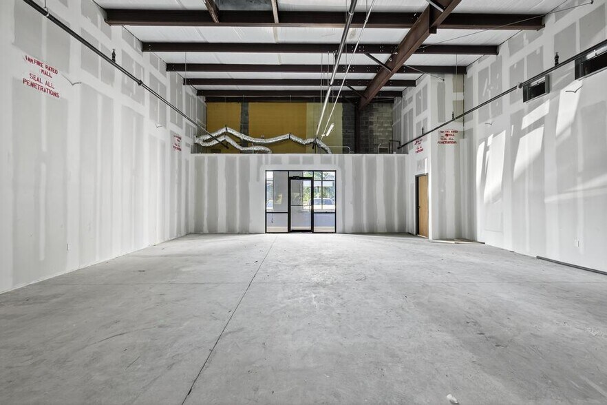 More Photos Of 7645 Merrill Rd, Jacksonville Freestanding For Lease