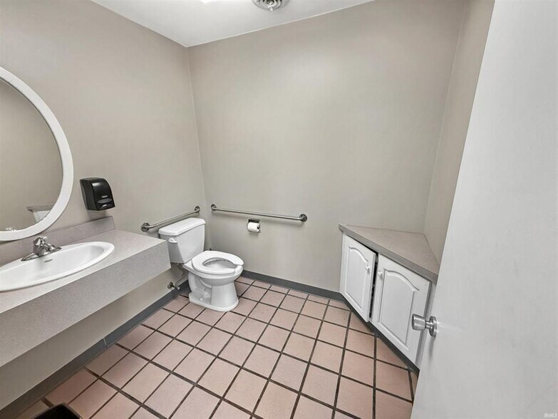 More Photos Of 2632 Cathy Ln, Jasper Warehouse For Sale