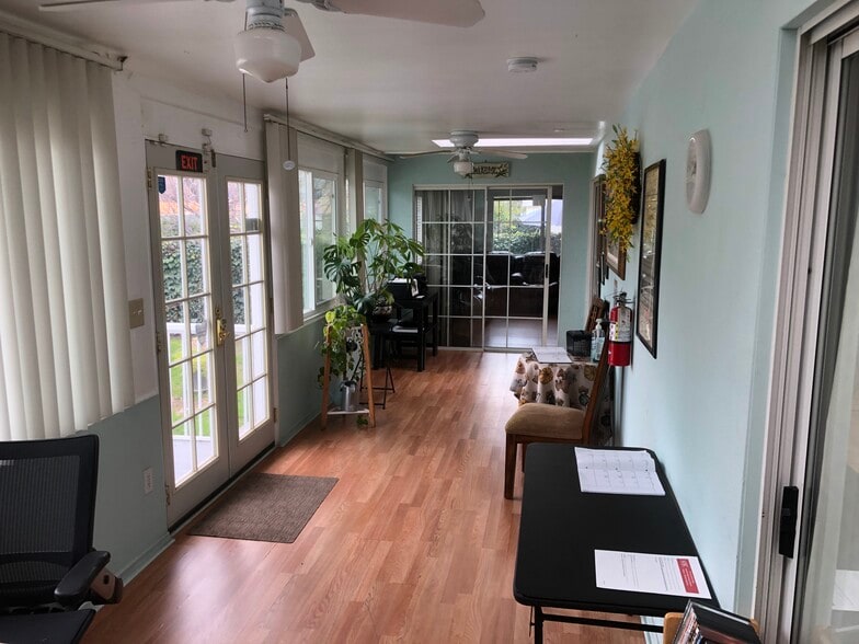 More Photos Of 264 E 2nd St, San Jacinto Assisted Living For Sale