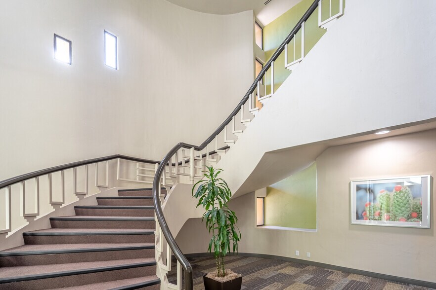 More Photos Of 11209 N Tatum Blvd, Phoenix Unknown For Lease