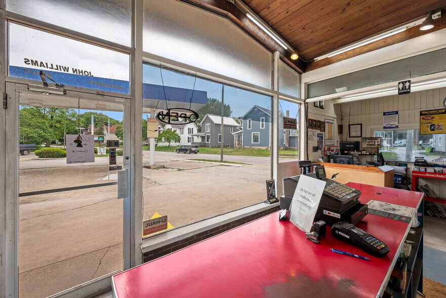 More Photos Of 602 S Jefferson St, Huntington Specialty For Sale