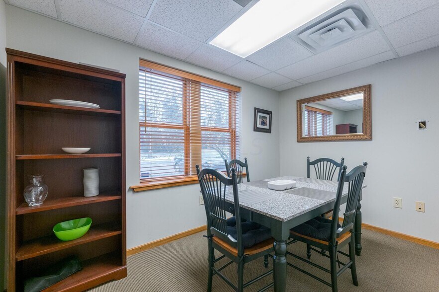 More Photos Of 1151 Bethel Rd, Columbus Medical For Sale
